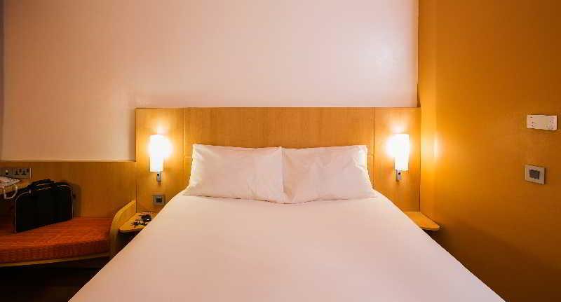 Ibis Lagos Икея Экстерьер фото